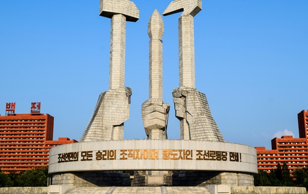 Північна Корея розриває економічну співпрацю з Півднем - Reuters