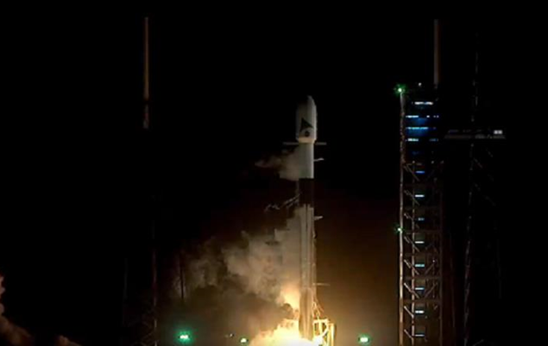 SpaceX и NASA запустили в космос спутник