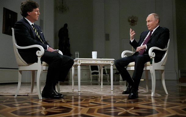 Интервью Карлсона с Путиным направлено против помощи США Украине - СМИ