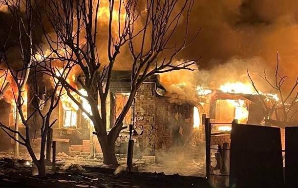 Прилет по АЗС: в Харькове начался масштабный пожар