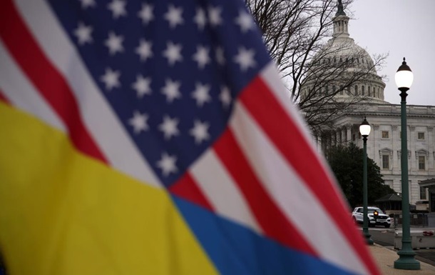 Сенат США одобрил пакет помощи Украине