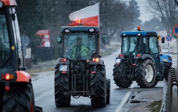 Польські фермери заблокували шостий пункт пропуску на кордоні
