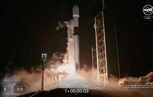 SpaceX запустила на Місяць приватний посадковий апарат