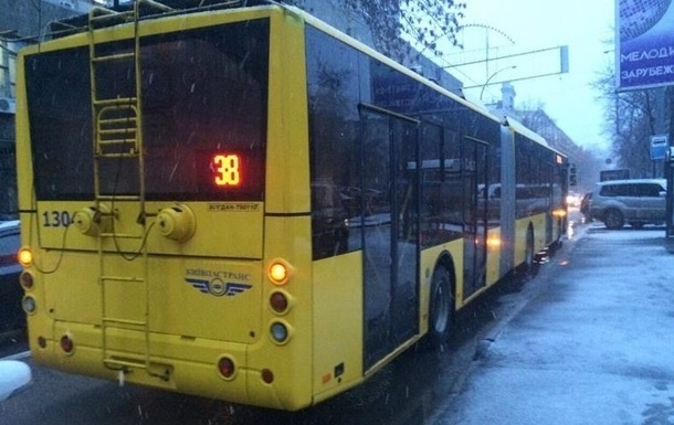 У Херсоні через обстріл тролейбуси не вийшли на маршрути