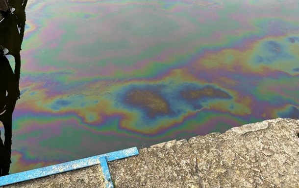 Разлив нефтепродуктов на Харьковщине: вода в кранах харьковчан безопасна