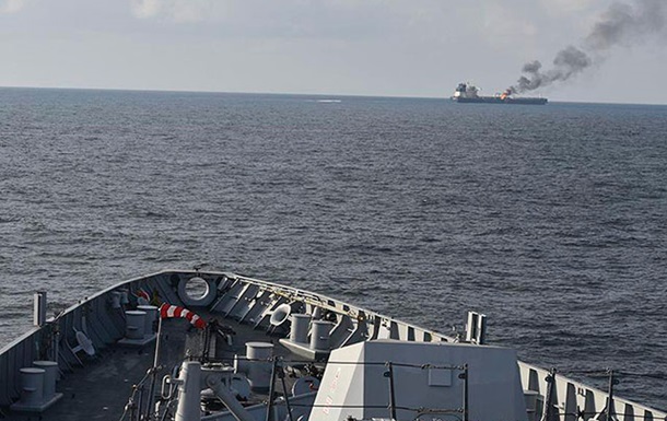 Біля берегів Ємена після атаки хуситів затонуло британське судно