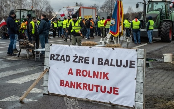 Уряд Польщі звернувся до фермерів перед повною блокадою кордону