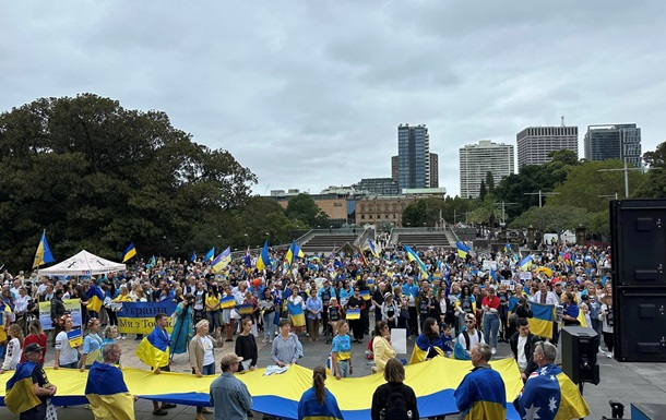 Світ демонструє солідарність з Україною 