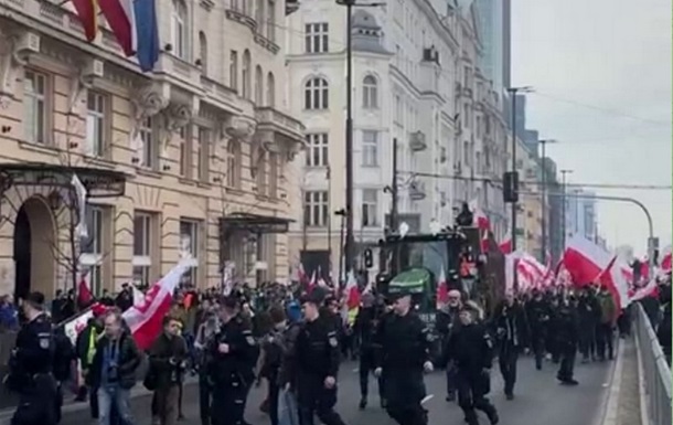 Фермери вийшли на марш протесту у Варшаві
