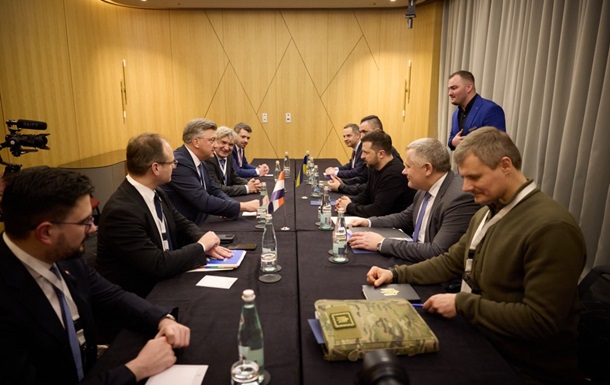 Зеленский обсудил с премьером Хорватии совместное производство оружия