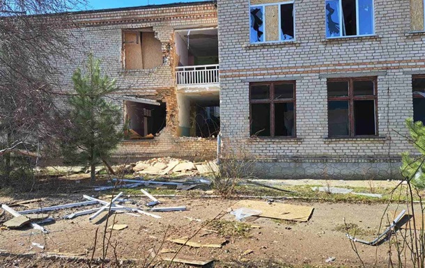 Війська РФ ударили по школі на Херсонщині 