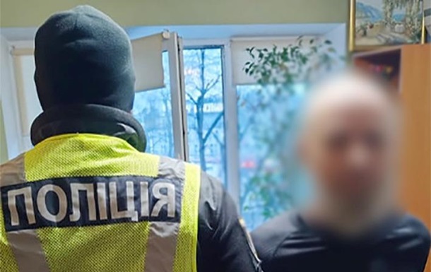 У Києві п яний чоловік стріляв з балкона багатоповерхівки