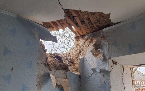 Враг обстрелял Никопольский район, есть раненые и разрушения