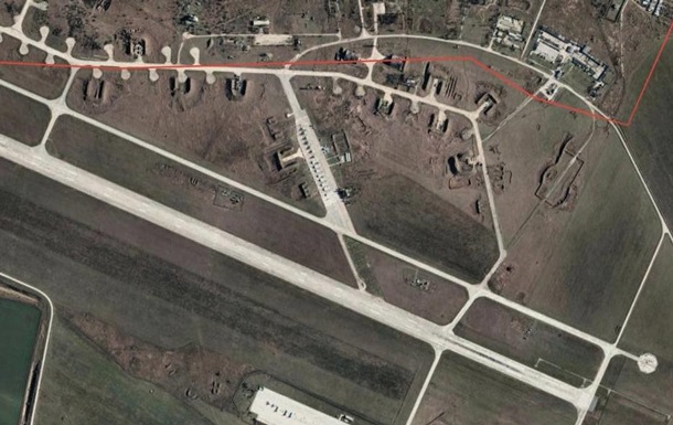 Дві ракети вразили авіабазу в Криму - соцмережі