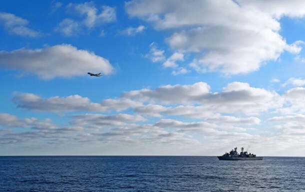 В акватории Черного моря нет ни одного русского корабля - Генштаб