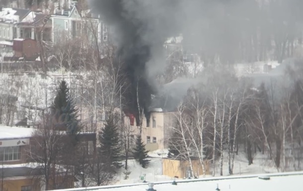 У Казані палають казарми танкового училища
