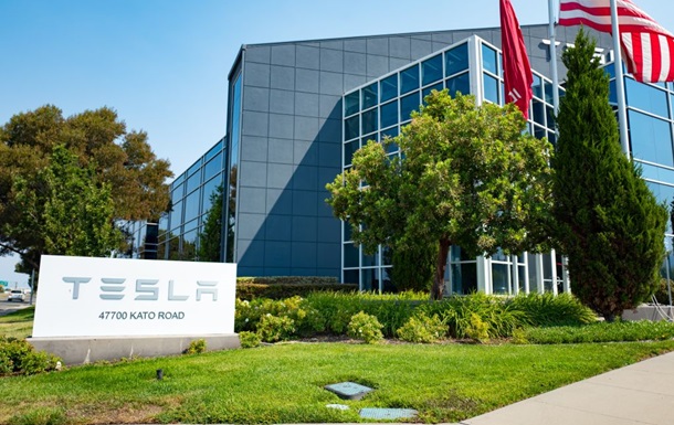 Tesla залишила десятку найдорожчих компаній США
