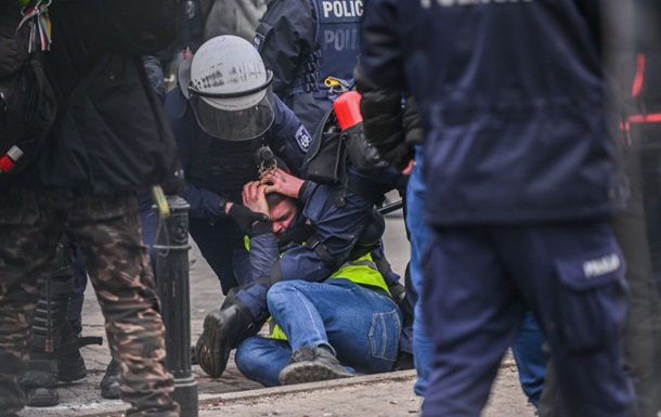 Штурм Сейма и раненые. Бунты в Польше выходят из-под контроля