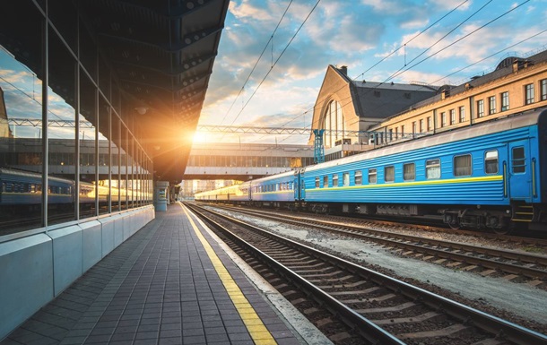 Укрзалізниця призначила додаткові поїзди до Карпат на шкільні канікули