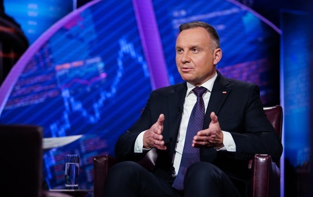 У президента Польши во время визита в США сломался самолет - СМИ