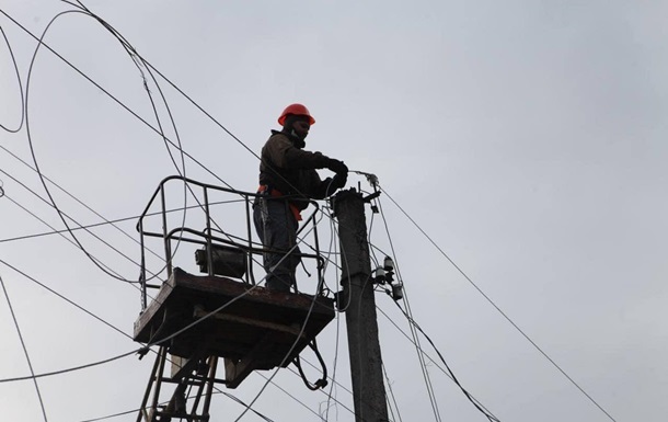 Енергетики повернули світло 13 населеним пунктам Донеччини
