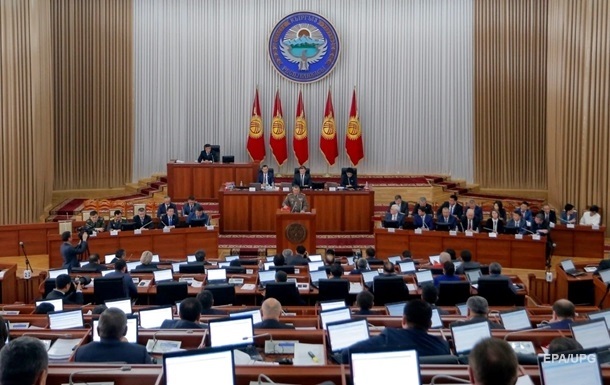 В Кыргызстане приняли закон об  иногентах 