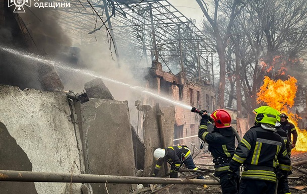 Внаслідок удару по Одесі пошкоджені 64 будинки
