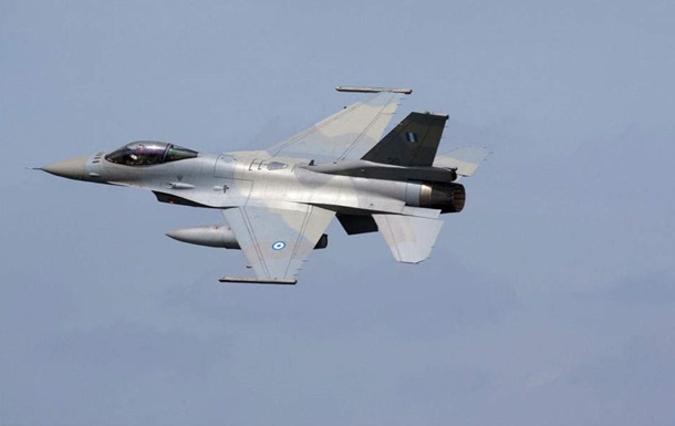 В Греции упал в море истребитель F-16