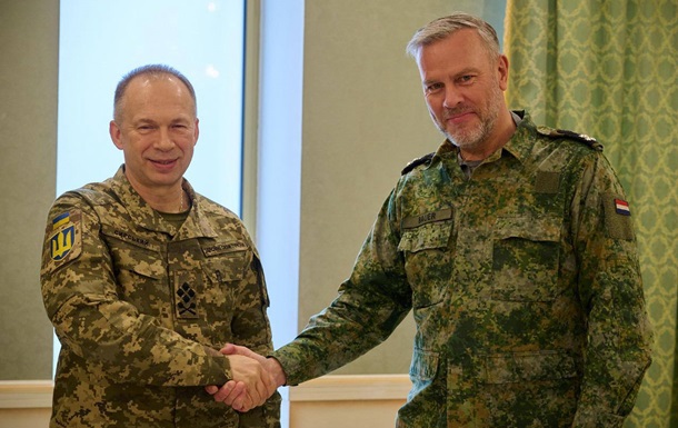 Сырский встретился с главой военного комитета НАТО