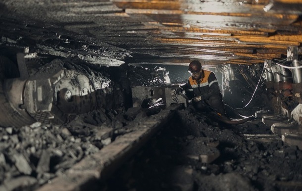 Из-за атаки РФ под землей оказались заблокированы 1060 шахтеров