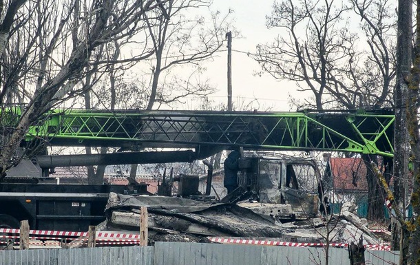 Партизаны сожгли в Мариуполе технику оккупантов для строительства фортификаций
