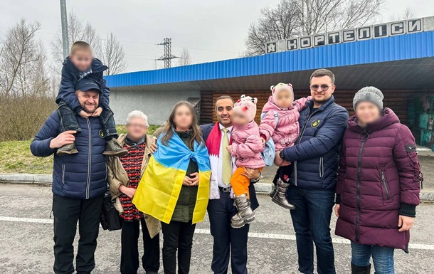 Україна повернула додому 9 дітей, викрадених Росією 