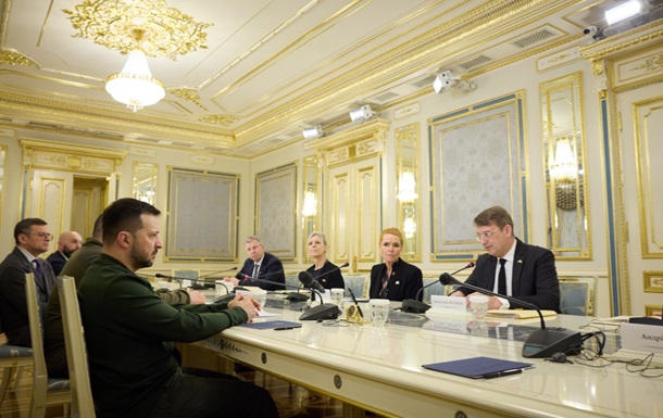 Зеленский обсудил с министром обороны Дании усиление ПВО Украины
