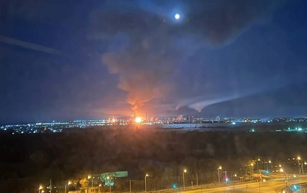 В ГУР прокомментировали пожар на НПЗ в Самарской области