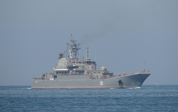 У России осталось пять десантных кораблей - ВМС