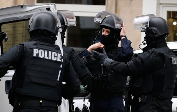 Во Франции антинаркотические рейды проводятся в шести городах, сотни задержанных