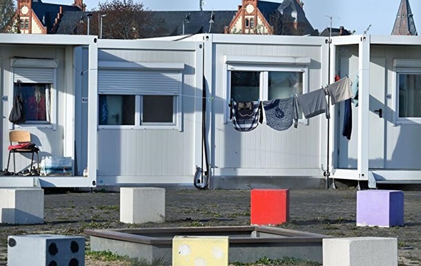 В Берлине планируют построить 16 центров для беженцев