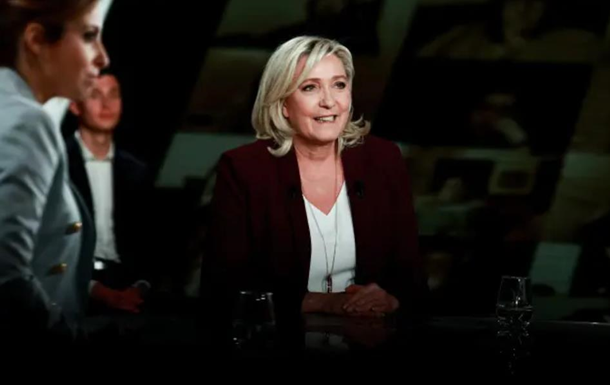 У Франції призначили суд над Ле Пен