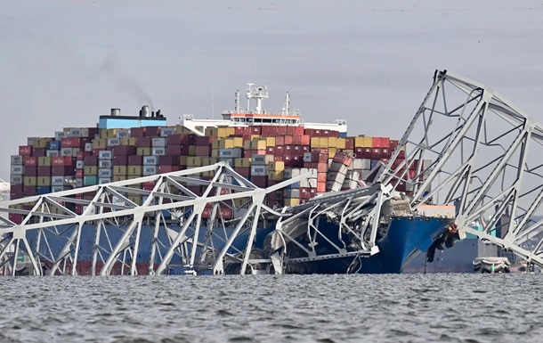 Обвал мосту в Балтиморі: судна США не можуть вийти з порту