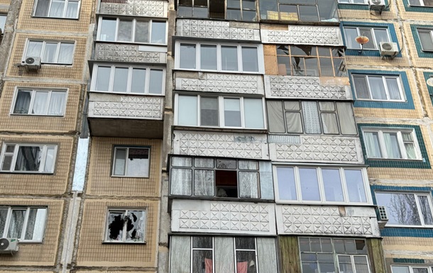В Белгороде дрон врезался в многоэтажку