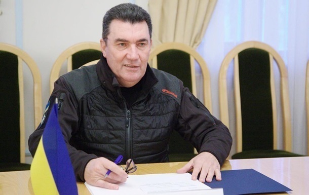 Данилов станет послом в Молдове - Зеленский