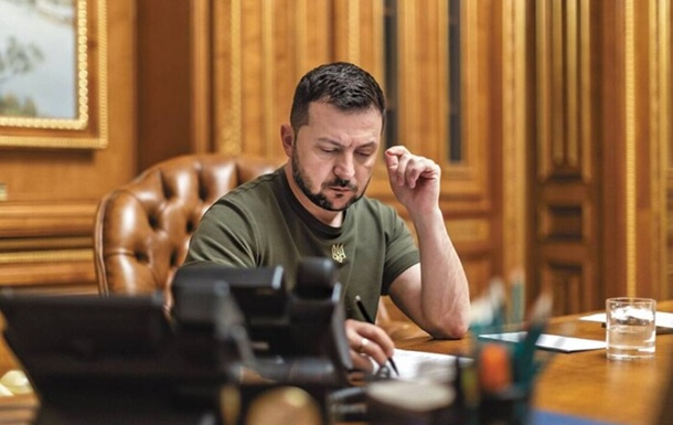 Зеленский уволил нескольких своих советников и уполномоченных