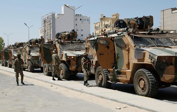 ЗМІ: У Лівії невідомі обстріляли резиденцію прем єр-міністра з гранатометів