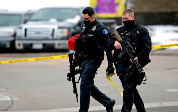 В США подростки устроили  разборки  с пистолетами: семь раненых