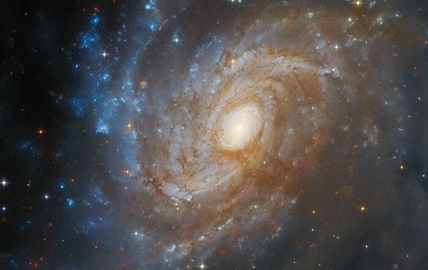 Hubble показав спіральну галактику в сузір’ї Апуса