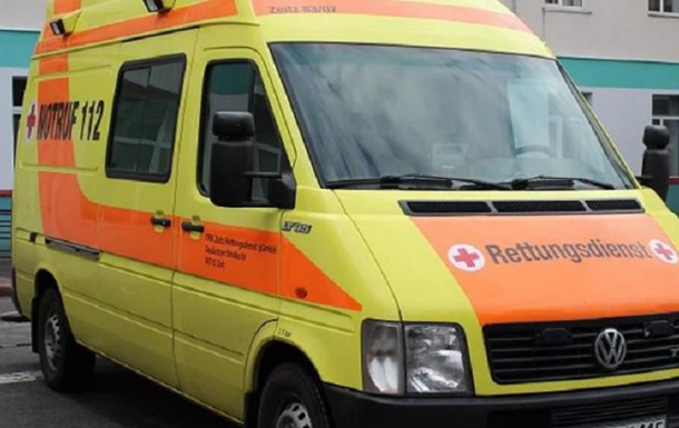 В Германии школьный автобус попал в ДТП, пострадали 16 учеников