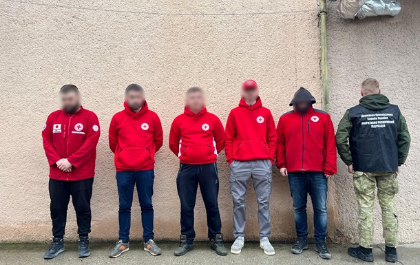 На кордоні затримано  волонтерів  Червоного Хреста з фальшивими документами