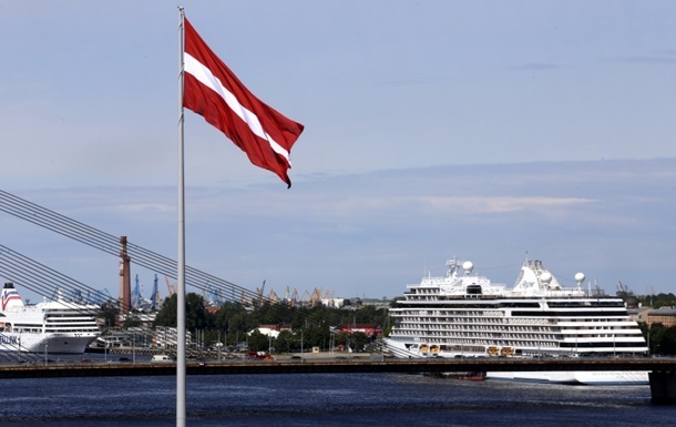 Латвия обязала 27 российских граждан покинуть страну