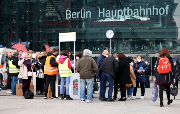 У Німеччині обмежать видачу готівки біженцям