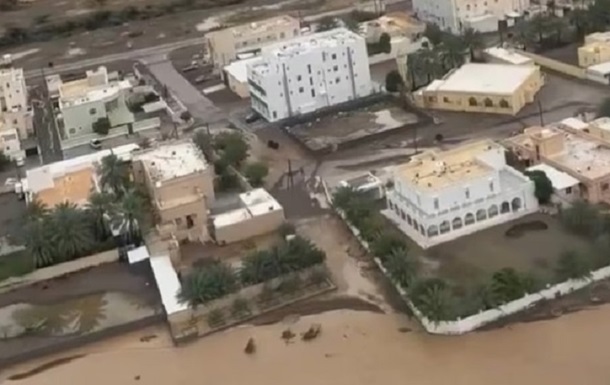 В Омане в результате наводнения погибли 13 человек